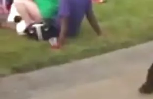 XXX సరదా లేడీస్ చేశారు oblazhalis ఒక చీకటి మరియు వేళ్లు ఎత్తిచూపారు వారి pussies