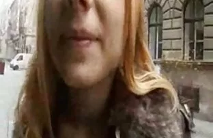 XXX యువ జంట నిమగ్నమై సమాజ సెక్స్ మంచం మీద