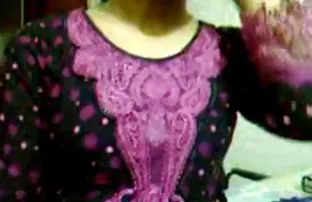 XXX Negritoski తో ఒక పెద్ద నల్ల ముడ్డి ఇచ్చింది. తన స్నేహితుడు