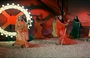 XXX యువ అమ్మాయి ప్రయాణాలు నోట్లో వీర్య ధ్రవమ్ మరియు స్వాలోస్