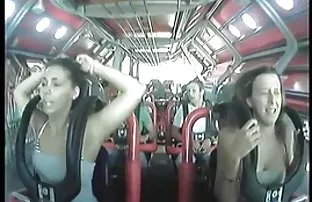 XXX సీరింగ్ నల్లటి జుట్టు గల స్త్రీని గాడిద ఇబ్బంది పెట్టాడు womanizer