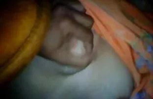 XXX అందమైన సెక్స్ రతి మంచం మీద జంట ప్రేమ లో