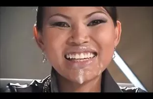 XXX యువ మనవడు గ్రానీ Fucks her pussy