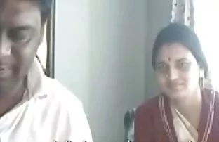 XXX నలుపు నర్స్ మరియు డాక్టర్ వెళ్ళిపో ఒక రోగి వివిధ వస్తువులు