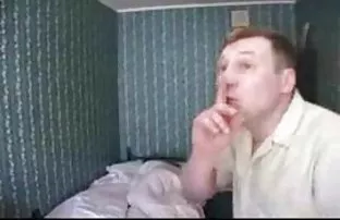 XXX రష్యన్ అబ్బాయిలు ఇబ్బంది పెట్టాడు పరిపక్వ నర్స్ కోసం రెండు