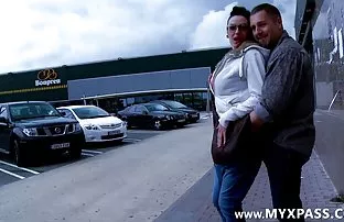 XXX పెద్ధ రొమ్ములు కలధి మర్దనా చేసే పరిచారిక పూకు చికిత్స ద్వారా ఒక సభ్యుడు క్లయింట్