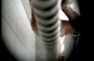 XXX నల్లటి జుట్టు గల స్త్రీని చిక్ sucks మరియు లభిస్తుంది big cock in her pussy