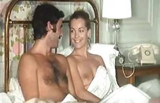 XXX అంగ Fucks తో ఒక వ్యక్తి బార్ వద్ద