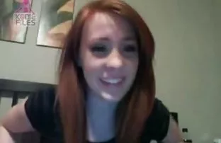 XXX చాలా అందమైన అమ్మాయి Fucks గాడిద లో ఆమె బ్యూ