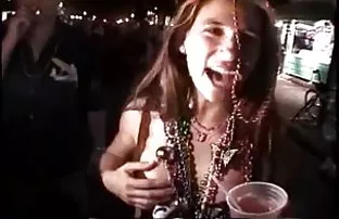 XXX సోదరుడు సేడుసుస్ కోసం సెక్స్ యువ సోదరి మరియు ఆమె నాశనం cums inside