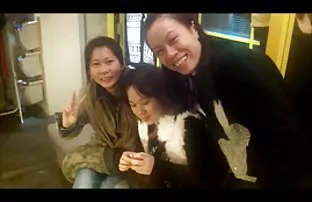 XXX గై threesome లో పూకు ధాహంగా రాగి జుట్టు