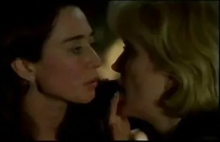 XXX కొవ్వు అమ్మాయి Masturbates పూకు మీద కెమెరా