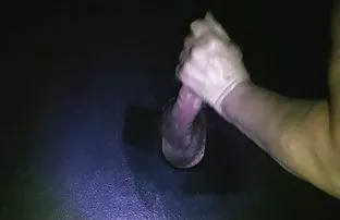 XXX సెక్స్ లో వుడ్స్ తో ఒక యువ తోటి ప్రయాణికుడు