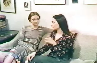 XXX శృంగార సెక్స్ రష్యన్ జంట సోఫా లో