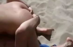 XXX ధాహంగా నల్లటి జుట్టు గల స్త్రీని పూకు film on big dick