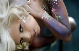 XXX సొగసైన అందమైన పడుచుపిల్ల pecked గాడిద ద్వారా గాజు Dildo