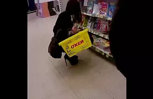 XXX బాగా పీలుస్తుంది మరియు ఆఫ్ పరిగెత్తిన ద్వారా అడుగు మొడ్ఢ మనిషి