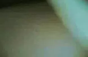 XXX ఒక ఒంటరి గర్భవతి నిమురుతూ మీ clits మంచం మీద