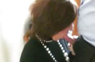 XXX నుండి ఇబ్బంది పెట్టాడు పరిపక్వ అత్త లో అన్ని ప్రదేశాలు