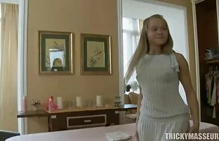 XXX రాగి జుట్టు తో చాలా పెద్ద sisk చేతితో అబ్బాయికి హస్త ప్రయోగం చేయడం గుండు పుస్సీ కోసం వేచి మీ మిస్టర్