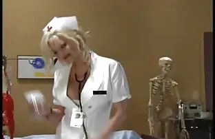 XXX ఆకలి పుట్టించే రష్యన్ చిక్ వస్త్రాలు కెమెరా