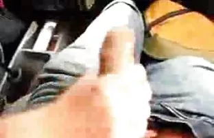 XXX సెక్సీ పాఠశాల మేజోళ్ళు undresses కెమెరా