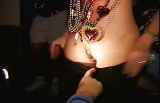 XXX దైవ అందమైన milf అద్భుతమైన పూకు మీధ వేలితోరుద్ధడమ్ ఆమె వాటిని ఇన్సర్ట్ లో ముడ్డి