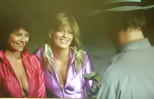 XXX యువ పతిత కాక్ మరియు cums in her