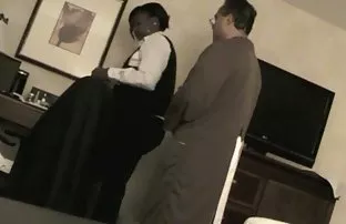 XXX నర్స్ ఇచ్చింది. నా కొడుకు మరియు అతని స్నేహితుడు volosato