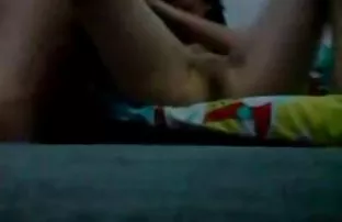 XXX మక్కువ Angelica పనిచేస్తుంది. ఆమె వేళ్లు పుస్సీ లో