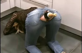 XXX సెక్స్ కోసం కాళ్లు ప్రేరేపించడమ్ ఫక్ రెండు అందాలను సౌనా