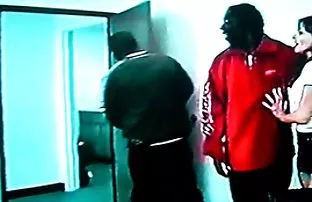 XXX జుట్టుతో డ్యూడ్ Fucks లష్ sexe పట్టిక