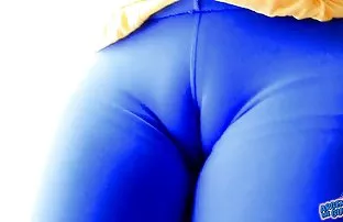 XXX ఆకర్షణీయమైన నల్లటి జుట్టు గల స్త్రీని గర్ల్ లో రంధ్రం చేశాడు కావలియెర్