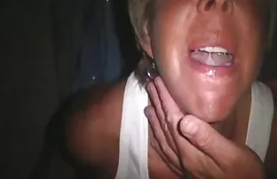 XXX లవ్లేస్ ఇబ్బంది పెట్టాడు డబ్బు కోసం ఆకర్షణీయమైన Kristi ముధీరిన సెక్స్