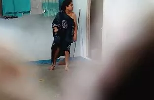 XXX డిక్ పీల్చటం మరియు wanking తో వారి అడుగుల మొడ్ఢ ప్రియుడు