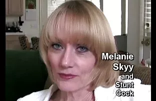 XXX సహచరులు అడ్డుకోవటానికి కాలేదు each other and have sex in the office