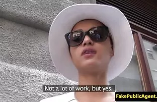 XXX ధాహంగా Flirty poebat ఒక వ్యక్తి తో బాత్రూమ్