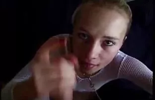 XXX జాగృతం మరియు ఇబ్బంది పెట్టాడు తన అందమైన స్నేహితురాలు లేకుండా మినహాయింపు తో గొరుగుట వచ్చింది పూకు