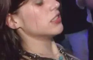 XXX రష్యన్ జంట నిమగ్నమై ఒక ఉద్వేగభరిత ఫక్ తర్వాత టీ, వంటగది