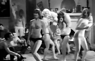 XXX Gardasee వీర్య ద్రవము రాగి డిక్ సక్స్ మరియు Fucks తో గై