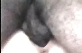 XXX యువ బ్యాంగ్స్ పరిపక్వ అత్త తర్వాత నాలుకతో